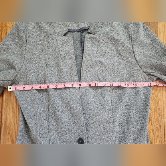 Banana Republic Grey Blazer - Picture 9 of 9